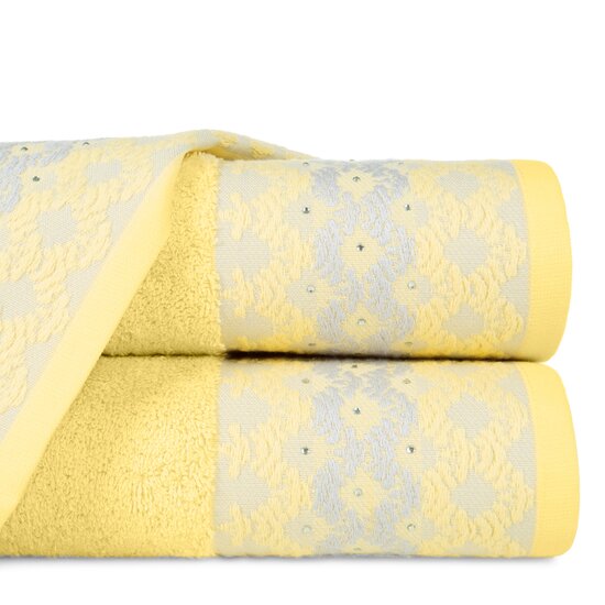 Ręcznik z ozdobną bordiurą z dodatkiem cyrkonii - 70 x 140 cm - żółty
